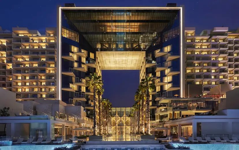 Five Palm Jumeirah by FIVE Holdings (SKAI Holdings), Palm Jumeirah